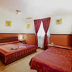 Saturnia Hotel